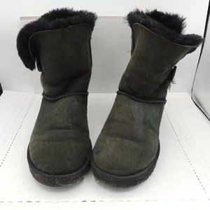 Black Ugg Bailey Button Size 7